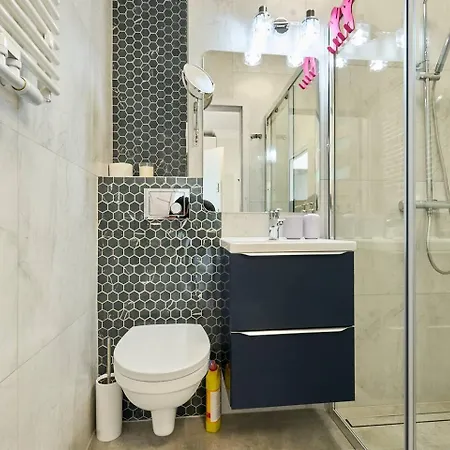 Pyza With Parking Zgoda 30 *