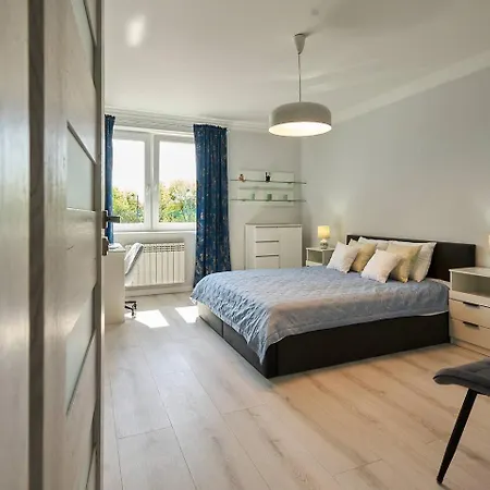 Pyza With Parking Zgoda 30 דירה *