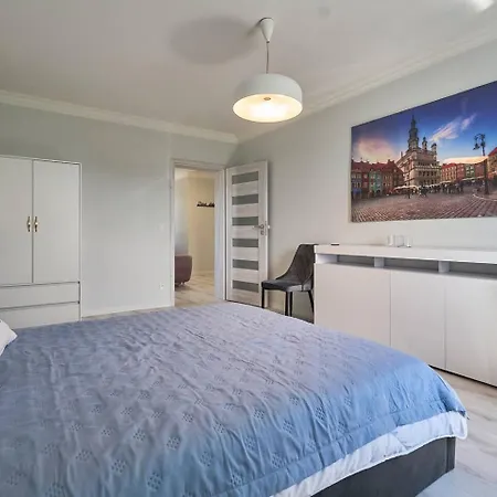 Pyza With Parking Zgoda 30 アパート *