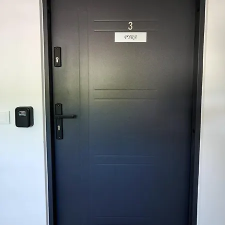 アパート Pyza With Parking Zgoda 30 ポズナン