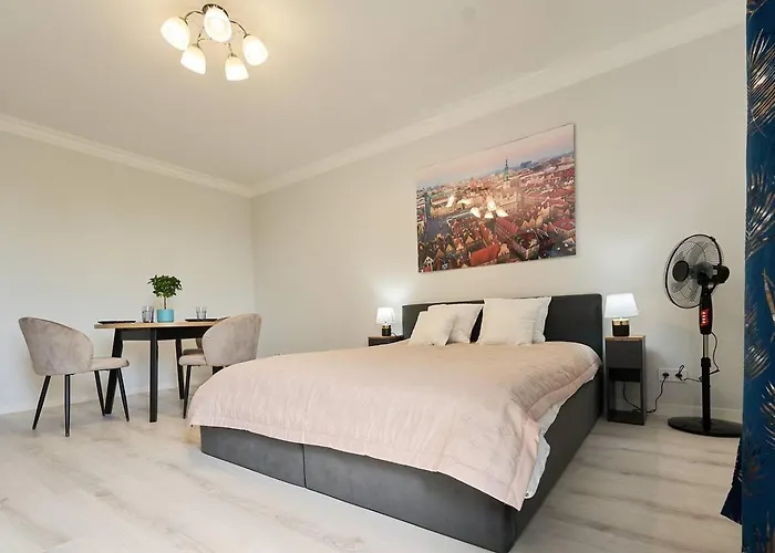 Pyza With Parking Zgoda 30 Апартаменты *