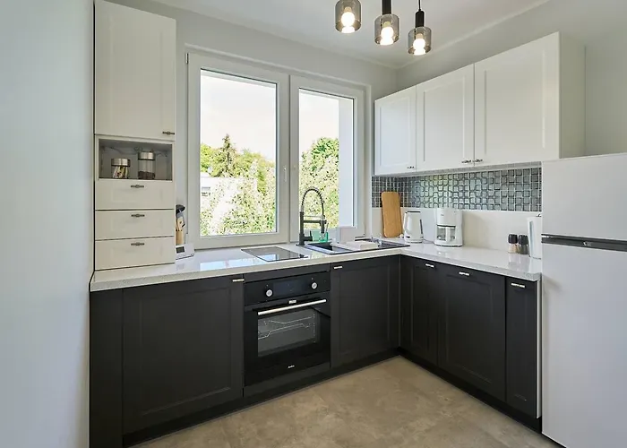 Pyza With Parking Zgoda 30 * Познань