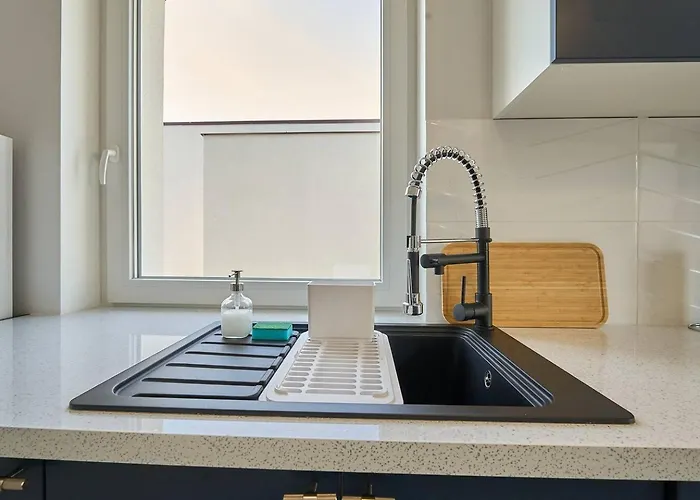 Pyza With Parking Zgoda 30